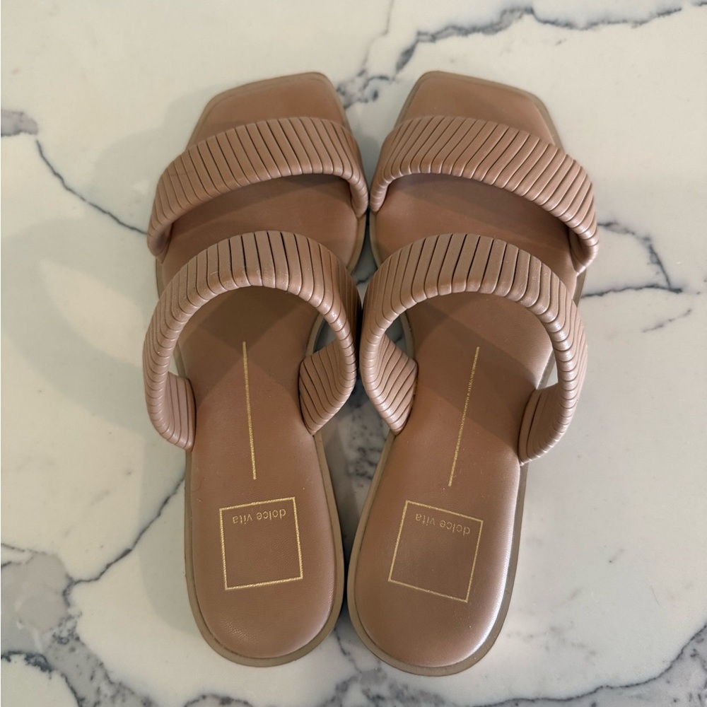 Dolce Vita Tan Sandals Minimalist Slide Design